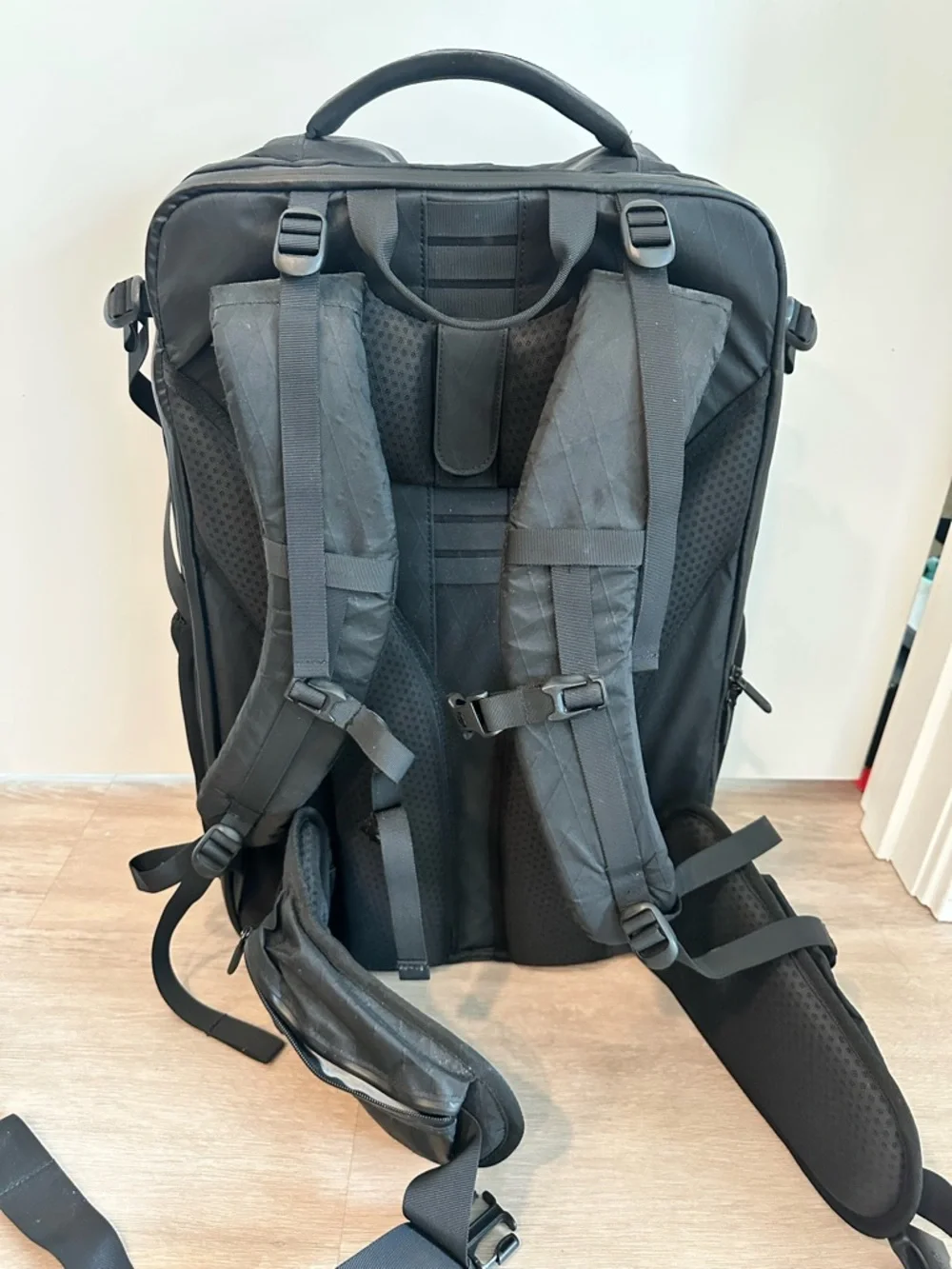 Tortuga travel outbreaker backpack 45L - Picture 6 of 8